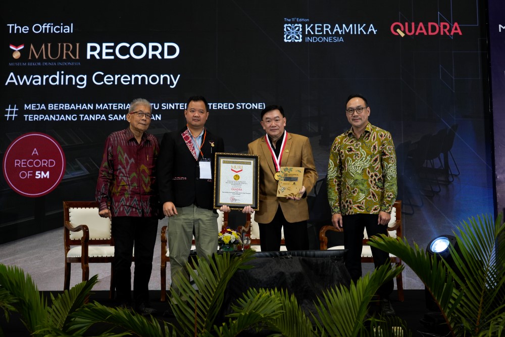 QUADRA Pecahkan Rekor MURI Meja Sintered Stone Tanpa Sambungan Terpanjang