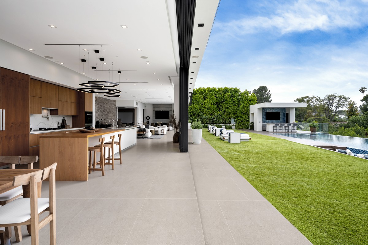 PARAS KUAM - Project Reference 1